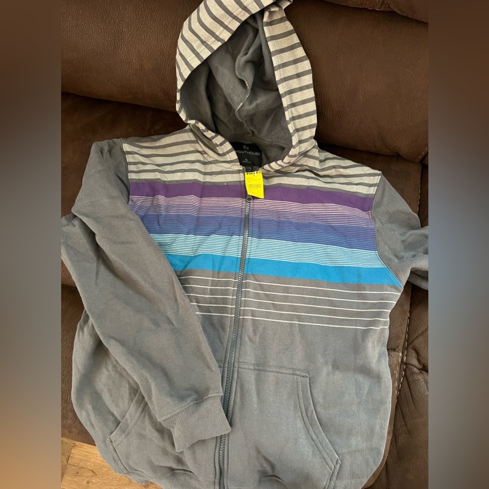 Shouthouse beand new with tags youth hoodie